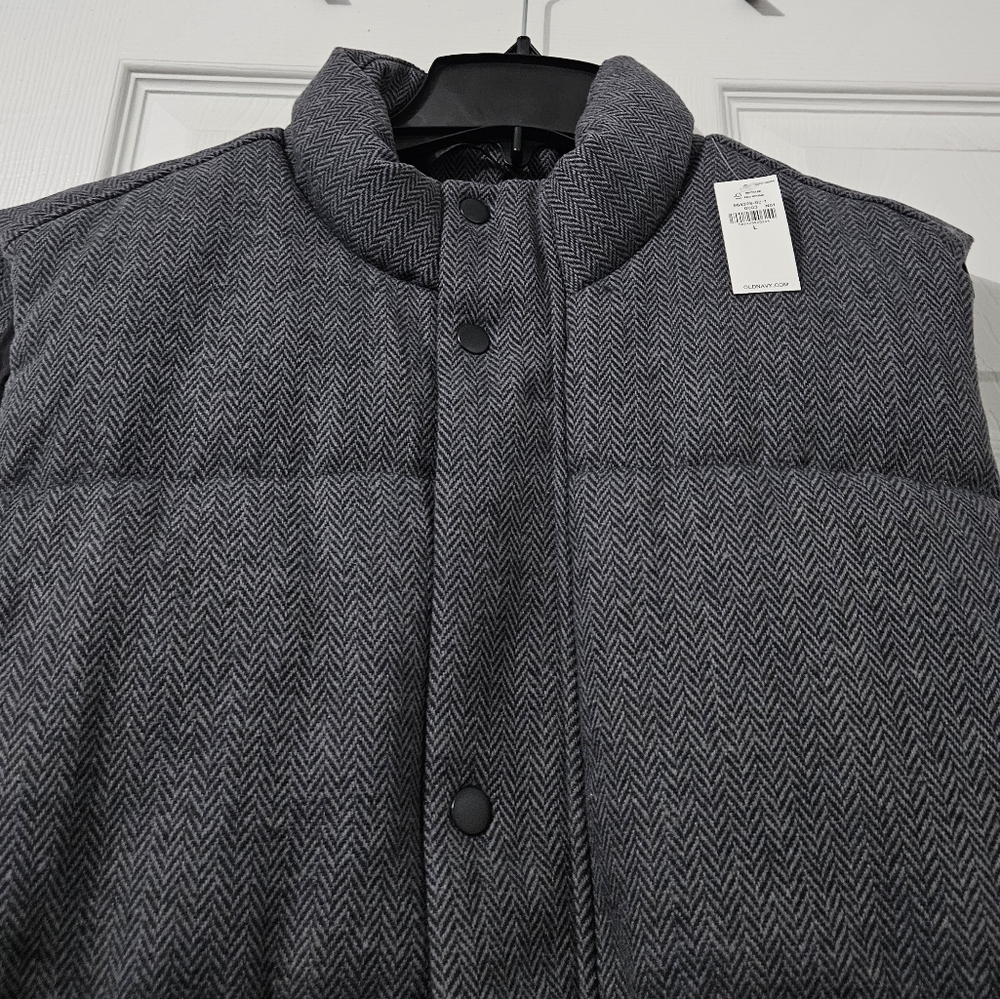 NWT: Men's Old Navy Frost Free Vest - Large - Picture 5 of 12